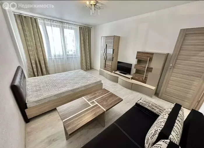 1-комнатная квартира: Калининград, улица Добролюбова, 37 (40 м) - Фото 1