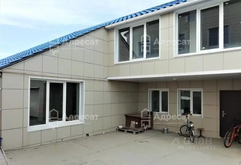 Дом в Волгоградская область, Волгоград бул. Сиреневый (242 м) - Фото 1