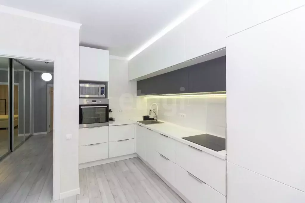 2-к кв. Тюменская область, Тюмень проезд Ледниковый, 1 (61.0 м) - Фото 1