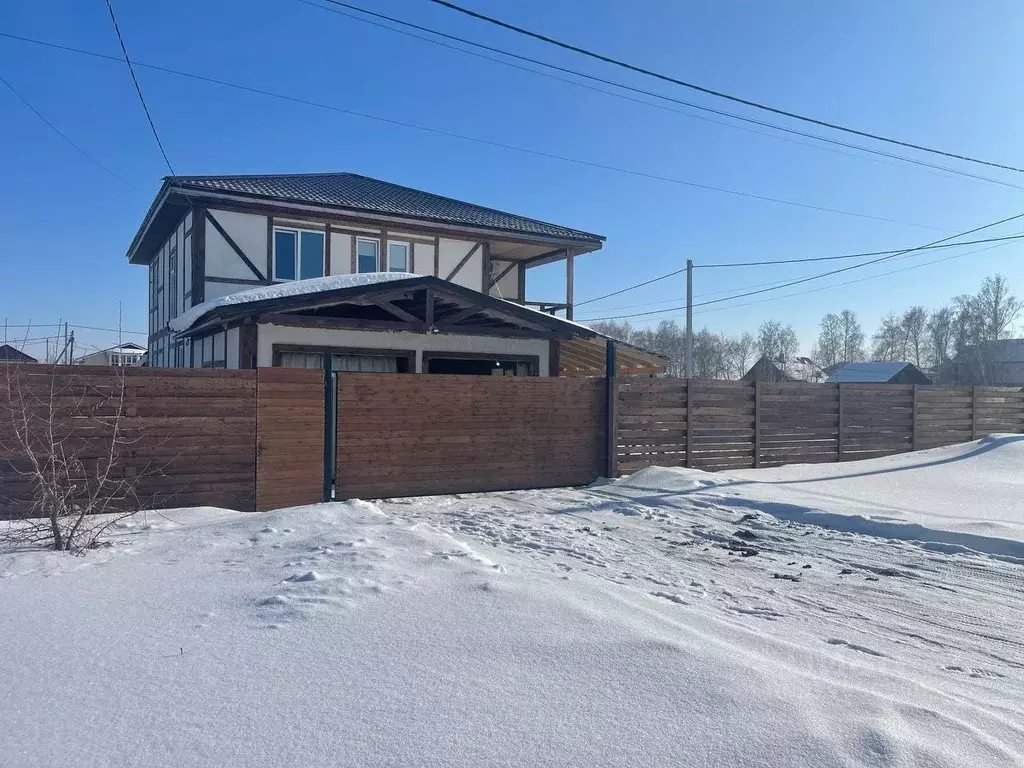 Дом в Омская область, Омск Вьюжная ул. (237 м) - Фото 0