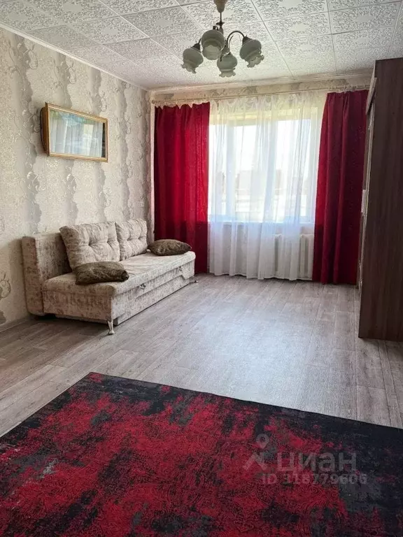 1-к кв. Свердловская область, Богданович 3-й кв-л, 8 (45.0 м) - Фото 0