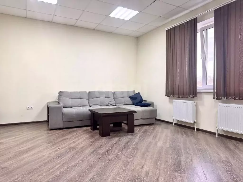 2-к кв. Смоленская область, Ярцево ул. Максима Горького, 27 (75.9 м) - Фото 0