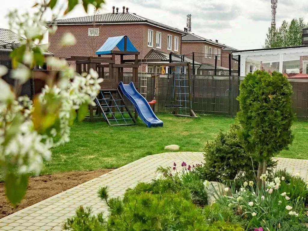 Таунхаус в Ленинградская область, Всеволожский район, Агалатовское ... - Фото 1