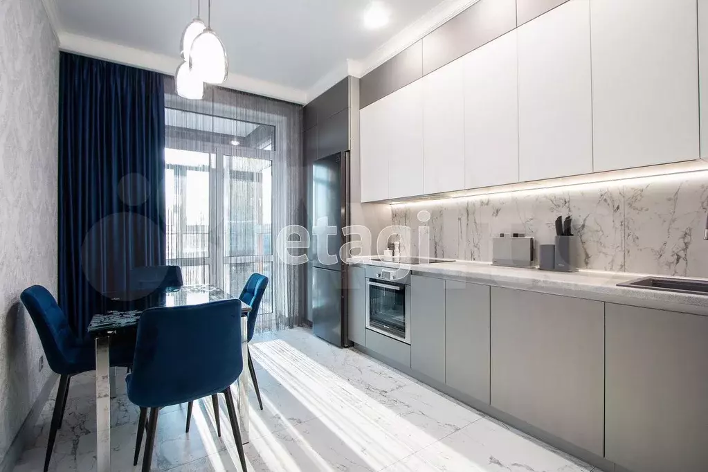 2-к. квартира, 77 м, 6/9 эт. - Фото 0