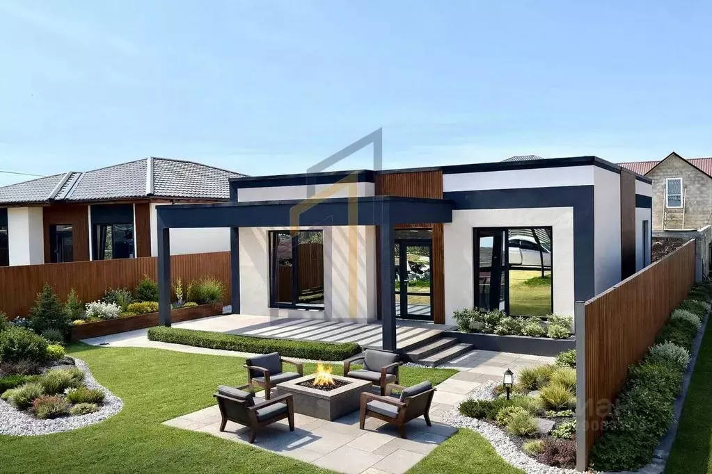 Дом в Крым, Евпатория ул. Энвера Османова, 2 (128 м) - Фото 1