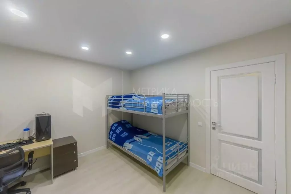 3-к кв. Тюменская область, Тюмень ул. Прокопия Артамонова, 9 (75.0 м) - Фото 1