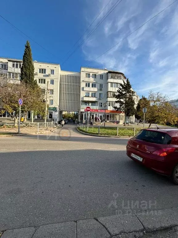 2-к кв. Севастополь просп. Октябрьской Революции, 67 (60.6 м) - Фото 1