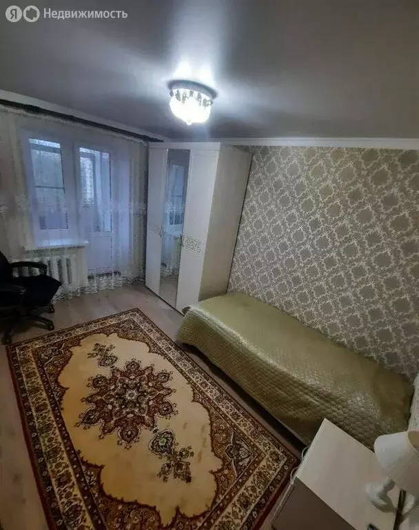 4-комнатная квартира: Каменск-Шахтинский, Ученическая улица, 7А (79.8 ... - Фото 0
