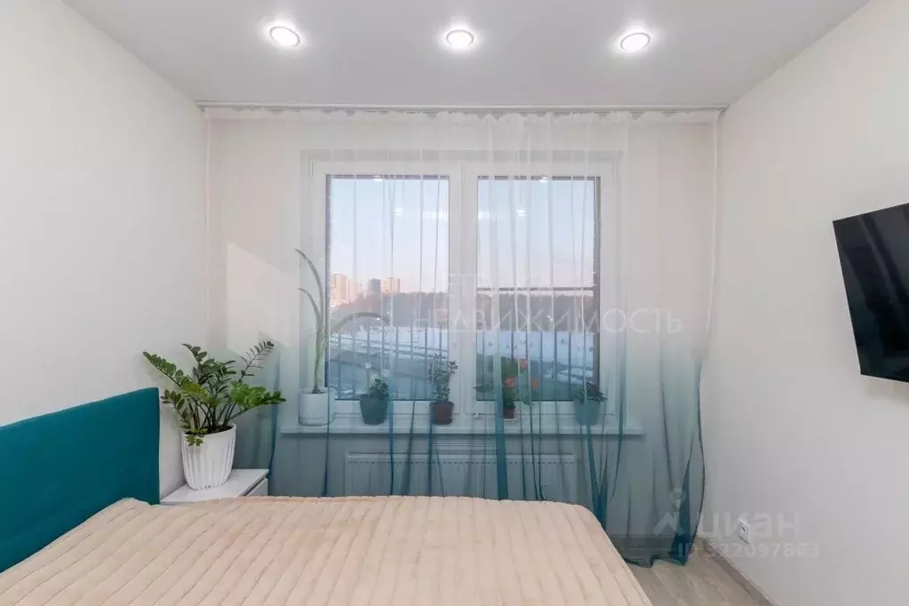 2-к кв. Тюменская область, Тюмень ул. Фармана Салманова, 1 (61.3 м) - Фото 1