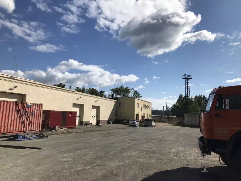 Помещение свободного назначения в Свердловская область, Асбест ул. ... - Фото 1