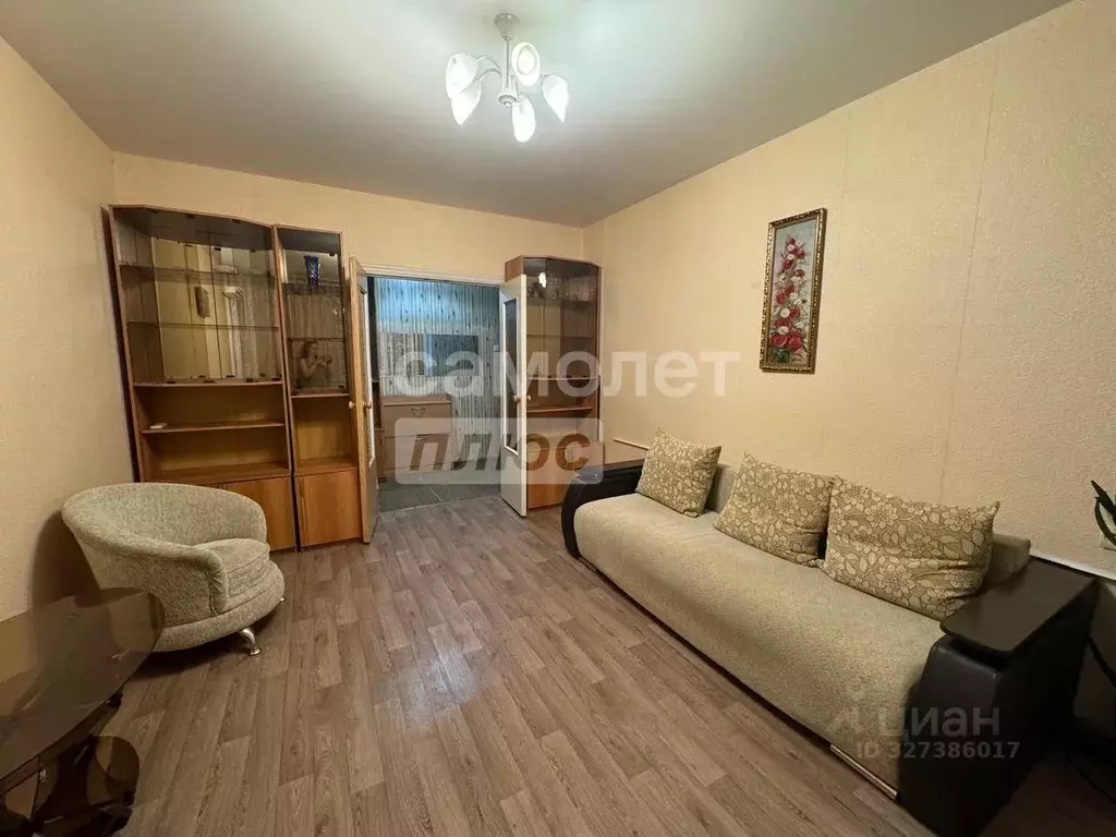 1-к кв. Волгоградская область, Волгоград ул. Кирова, 86А (56.0 м) - Фото 1