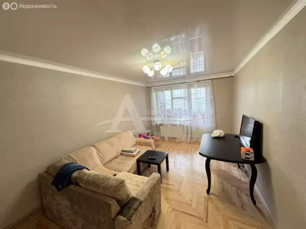 3-комнатная квартира: Нежинский, 1 (65 м) - Фото 1