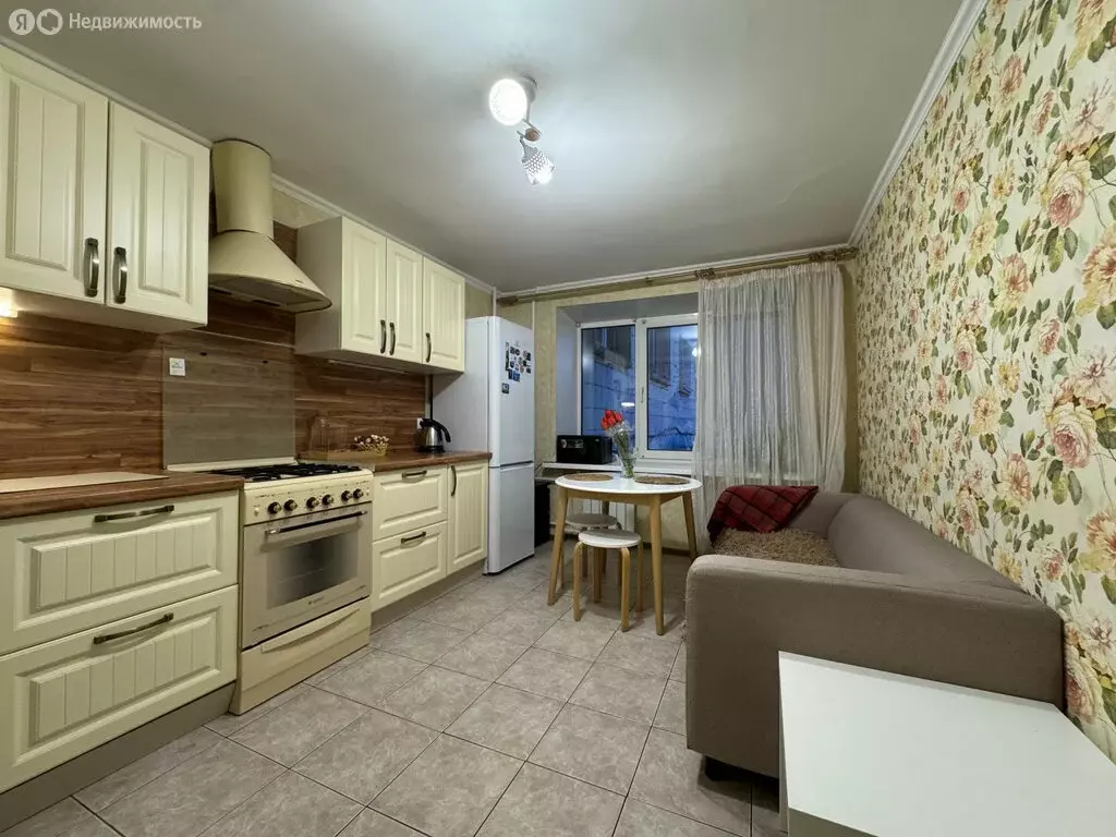 2-комнатная квартира: Казань, улица Оренбургский Тракт, 2 (60 м) - Фото 0