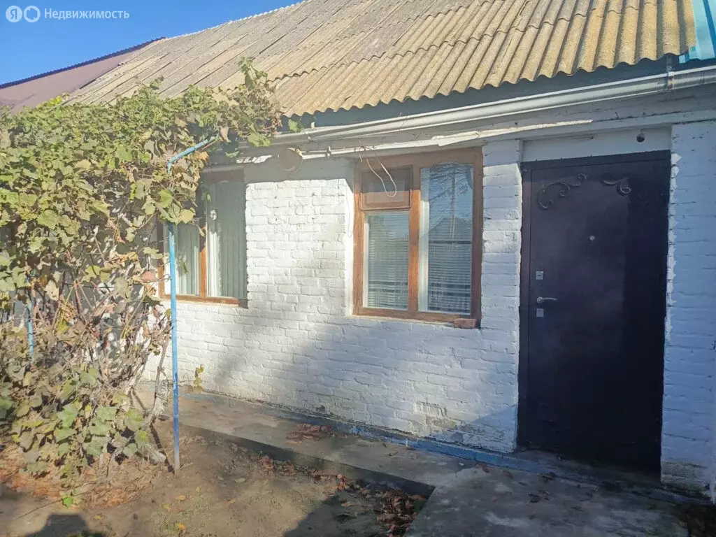 Дом в Астраханская область, рабочий посёлок Лиман, улица Космонавтов, ... - Фото 1