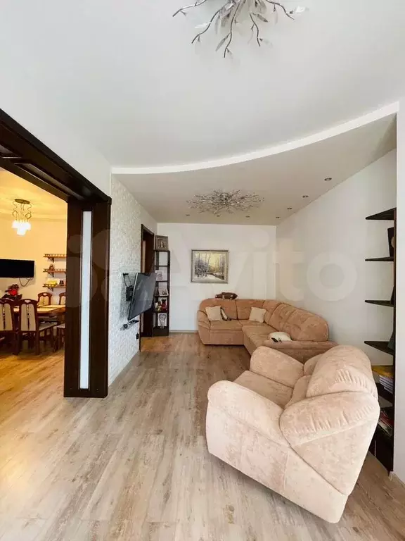 2-к. квартира, 70 м, 5/5 эт. - Фото 0