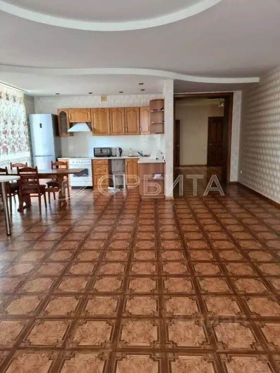 2-к кв. Тюменская область, Тюмень ул. Коммунаров, 35 (108.5 м) - Фото 1