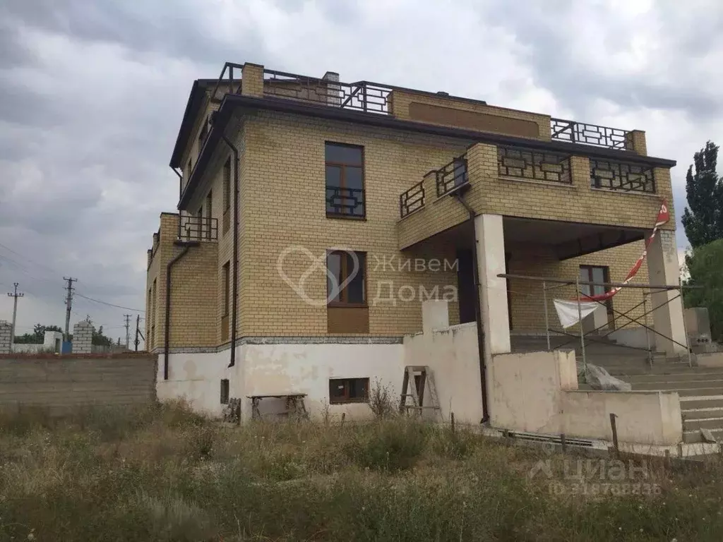 Дом в Волгоградская область, Волгоград Латошинская ул. (743 м) - Фото 0