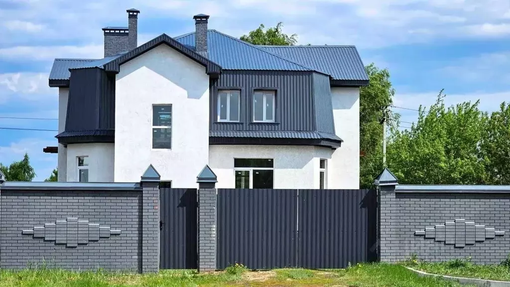 Дом в Самарская область, Кинельский район, Бобровка с/пос, с. Бобровка ... - Фото 1