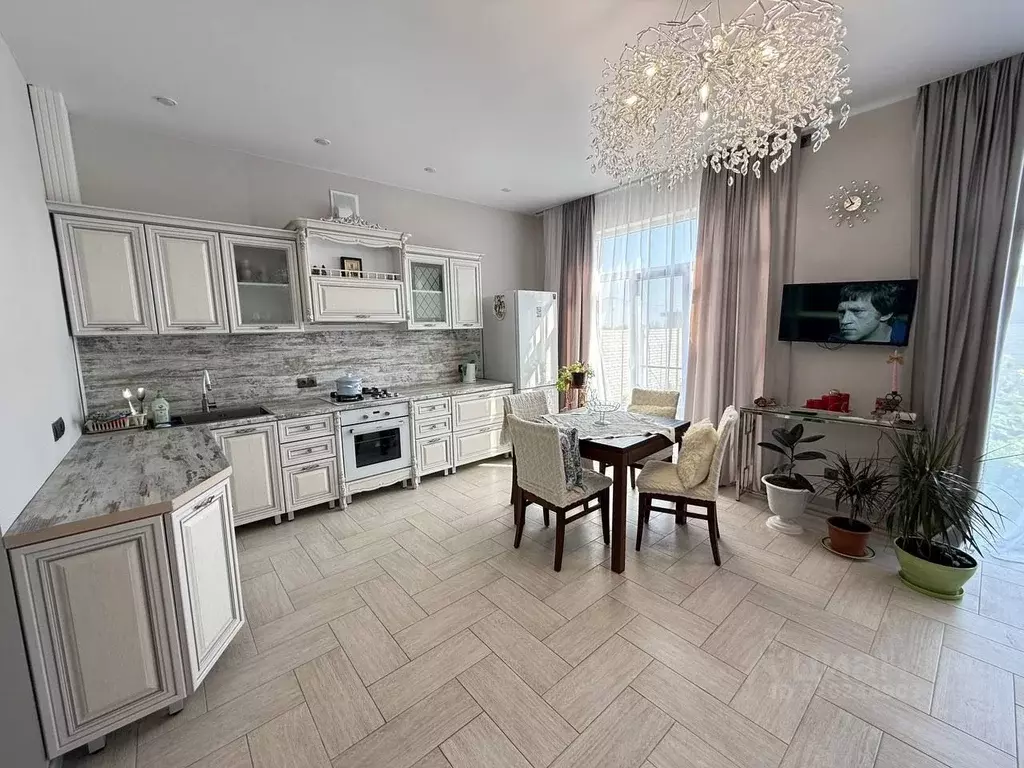 Дом в Крым, Евпатория ул. Шамиля Алядина (120 м) - Фото 0