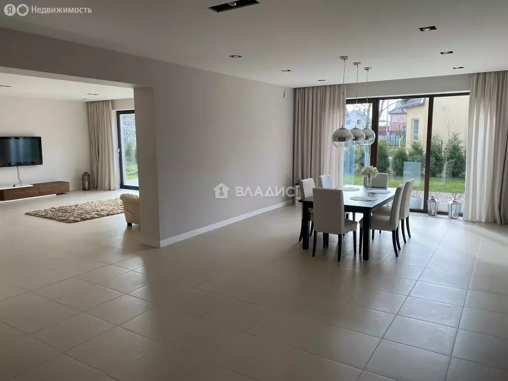 Дом в Зеленоградск, посёлок Малиновка, Цветочная улица, 16 (350 м) - Фото 0