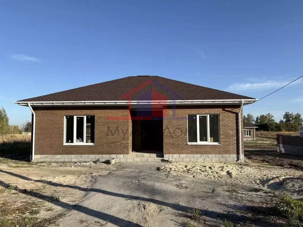 Дом в Белгородская область, Старооскольский городской округ, с. ... - Фото 1