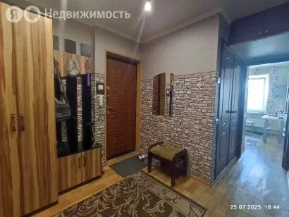 3-комнатная квартира: Саяногорск, микрорайон Заводской, 18 (62 м) - Фото 1