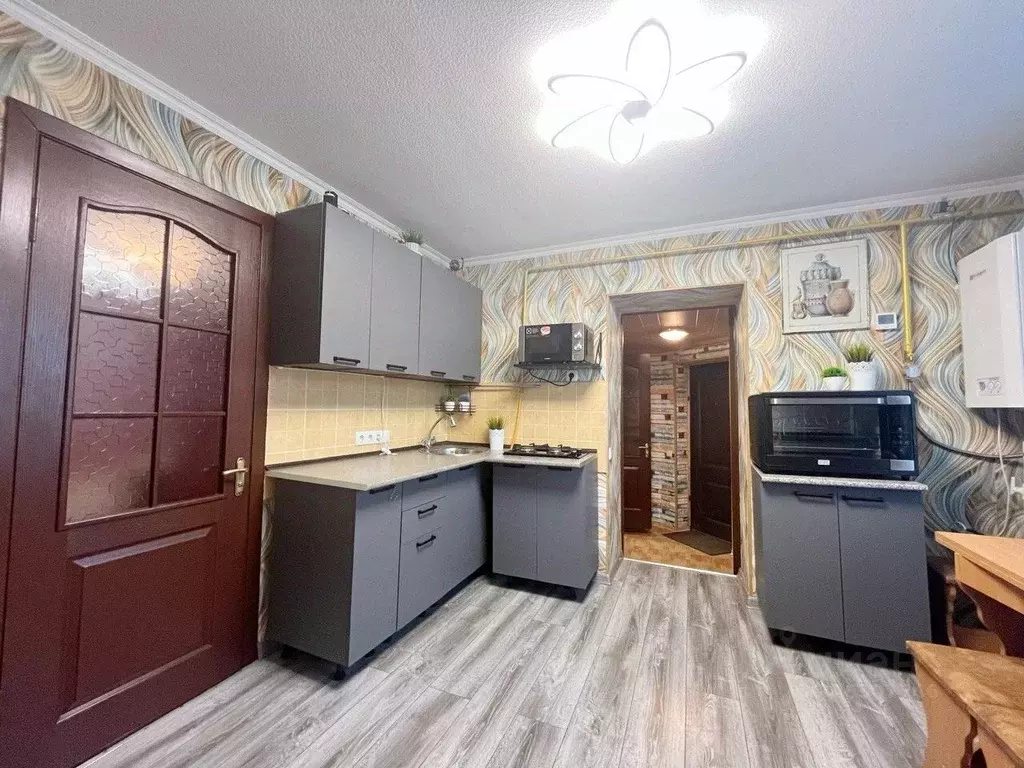 Дом в Крым, Бахчисарайский район, с. Тенистое ул. Юбилейная (50 м) - Фото 1