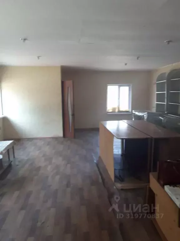 Торговая площадь в Ростовская область, Гуково ул. Ковалева (60 м) - Фото 0