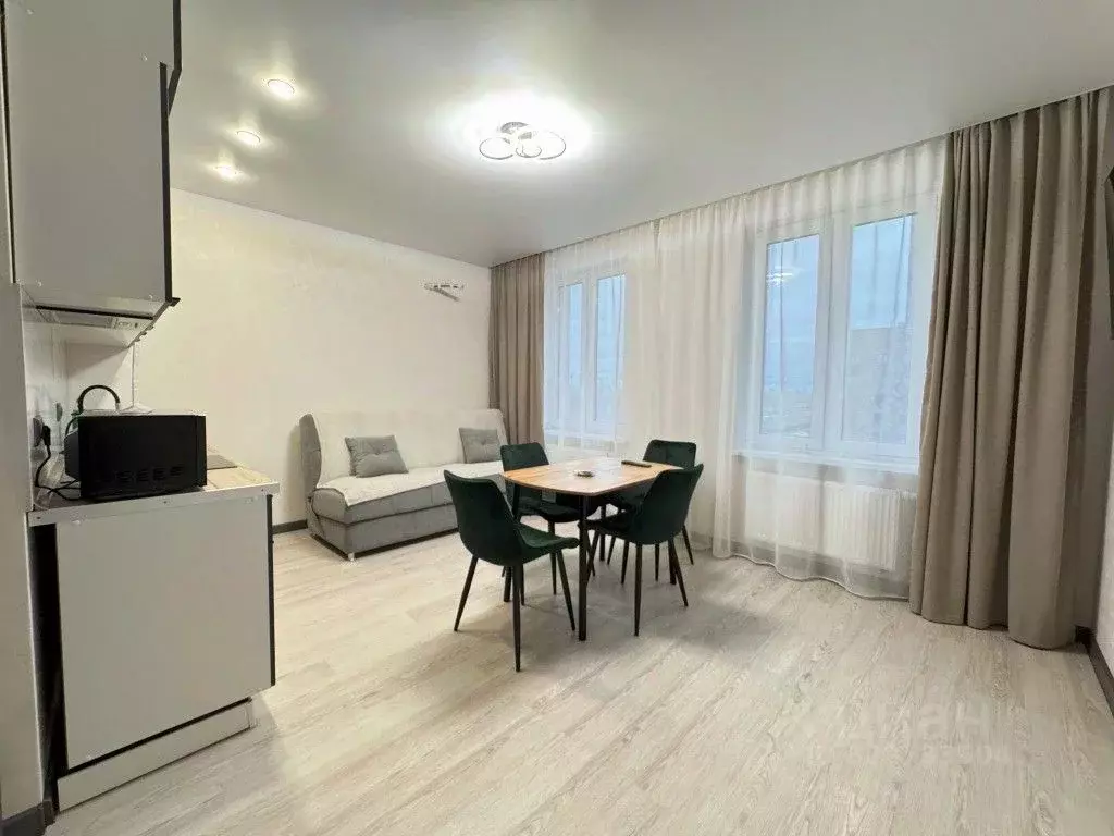 1-к кв. Тюменская область, Тюмень Новгородская ул., 3 (53.0 м) - Фото 1