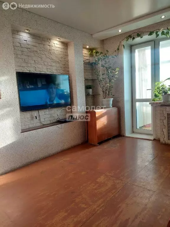 3-комнатная квартира: Киров, улица Горького, 63к3 (57.6 м) - Фото 1