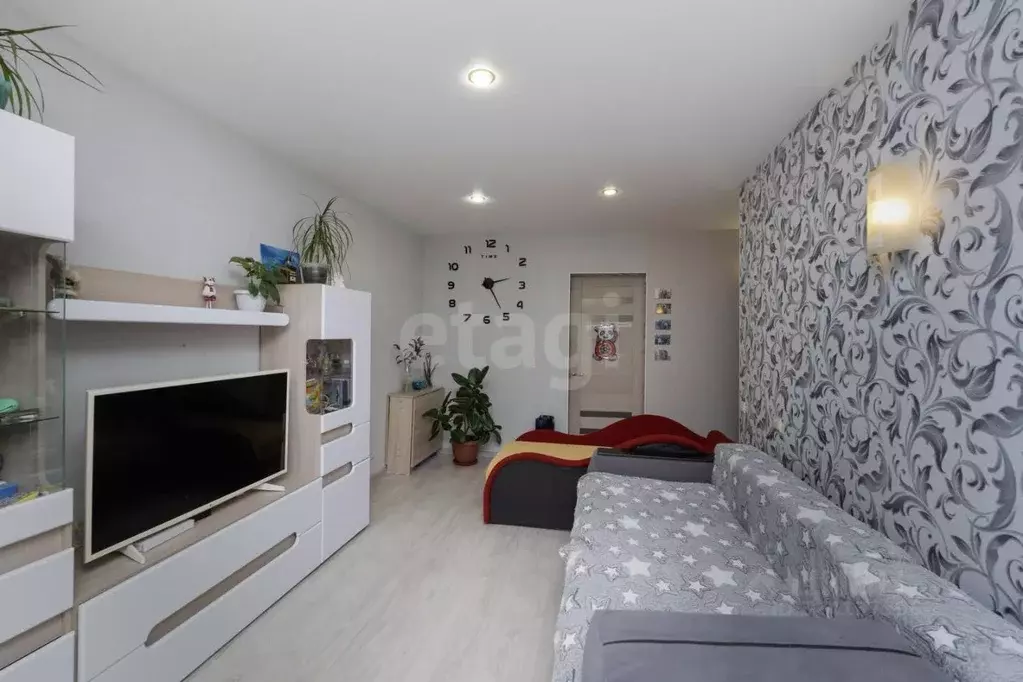 3-к кв. Пермский край, Пермь ул. Нефтяников, 60 (58.4 м) - Фото 1