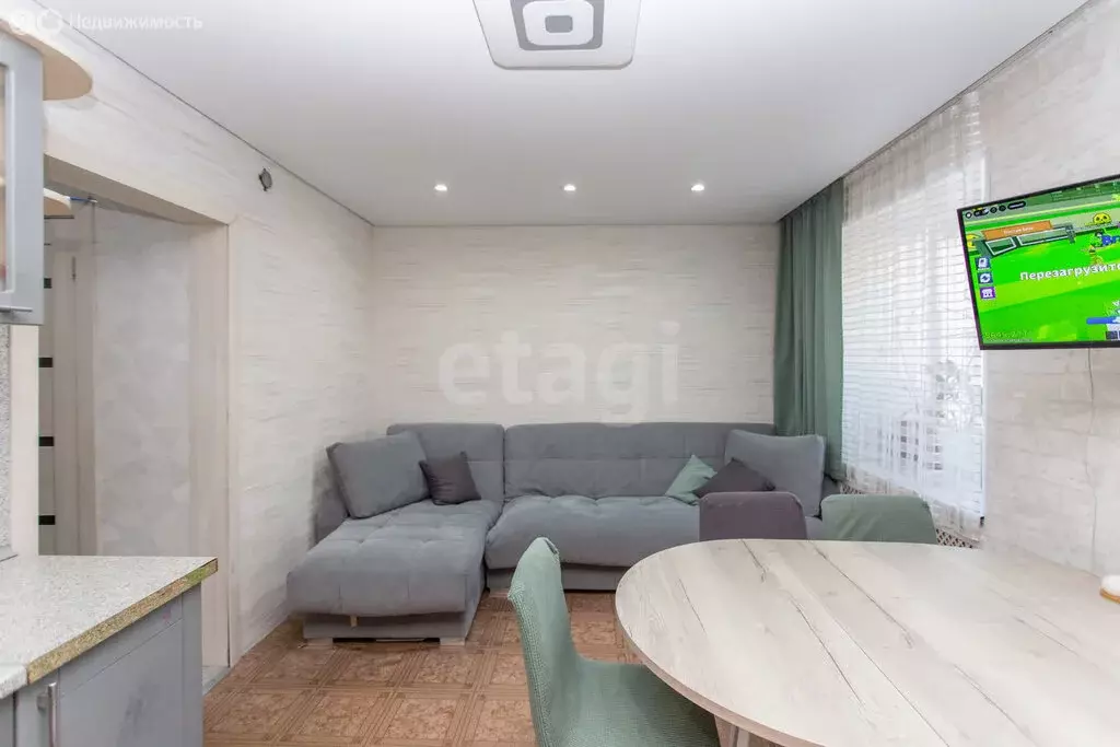 2-комнатная квартира: Тобольск, улица Знаменского, 18 (58 м) - Фото 2