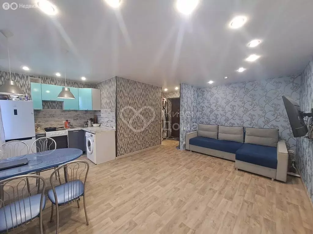 2-комнатная квартира: Волжский, улица Энгельса, 3 (43.2 м) - Фото 0