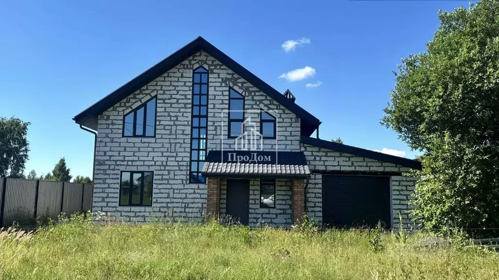 Дом в Белгородская область, Старооскольский городской округ, с. ... - Фото 1