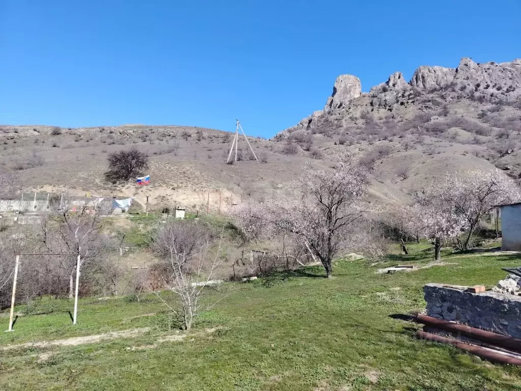 Дом в Крым, Судак муниципальный округ, с. Дачное ул. Горная (41 м) - Фото 1