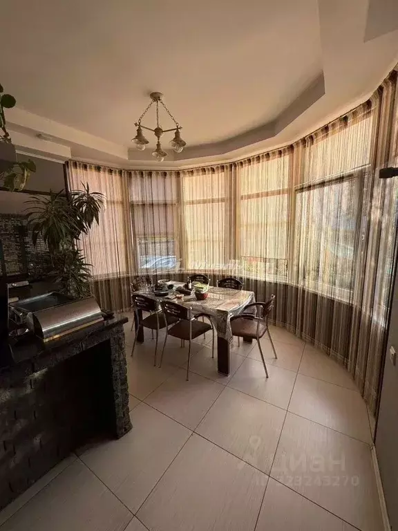 Дом в Крым, Симферополь просп. Победы, 174 (240 м) - Фото 1