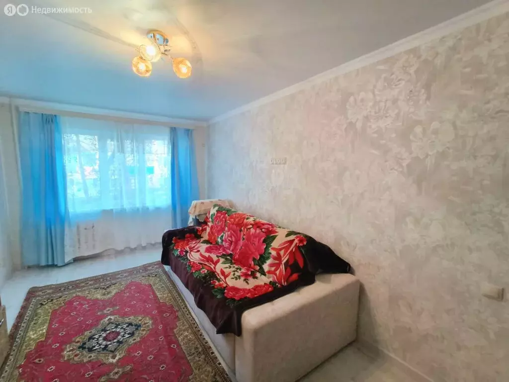 3-комнатная квартира: Лабинск, улица Турчанинова, 192 (71 м) - Фото 1