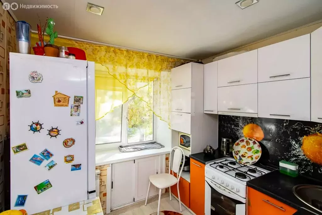 2-комнатная квартира: Тюмень, улица Энергетиков, 6 (42.4 м) - Фото 0