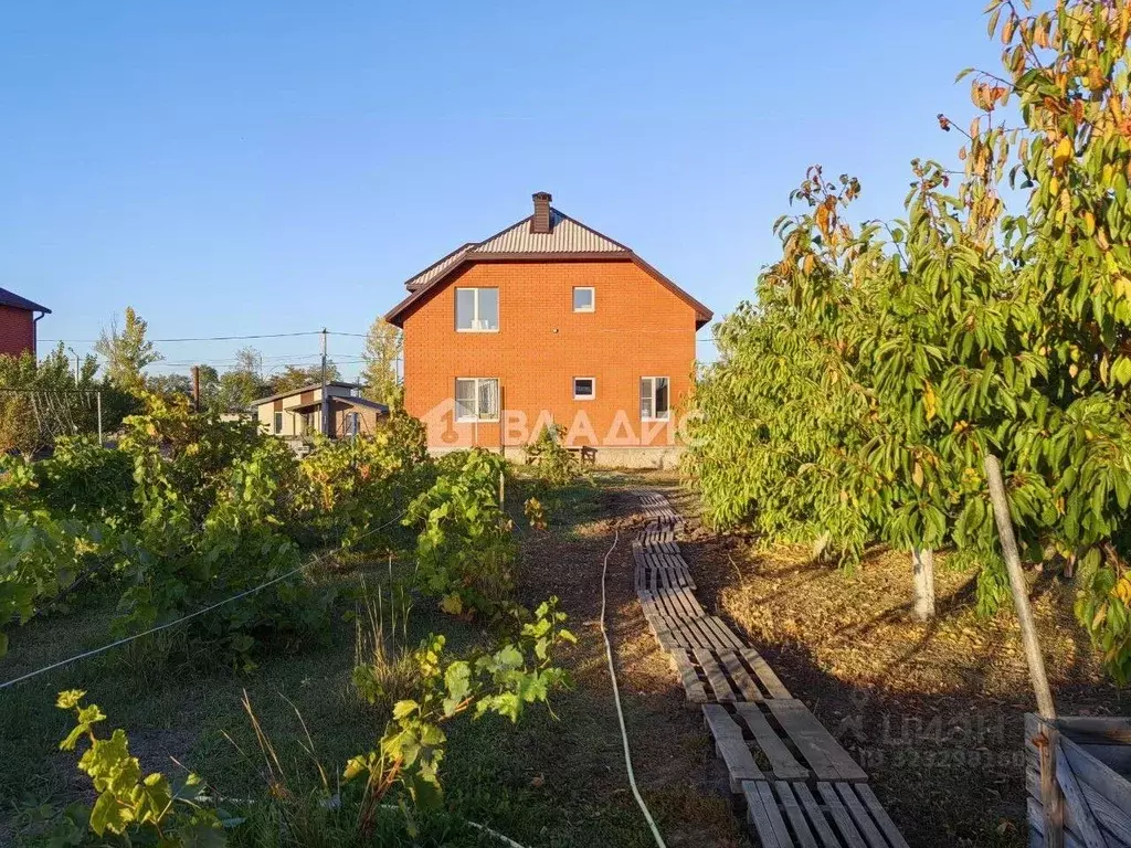 Дом в Белгородская область, Корочанский район, Мелиховское с/пос, с. ... - Фото 2