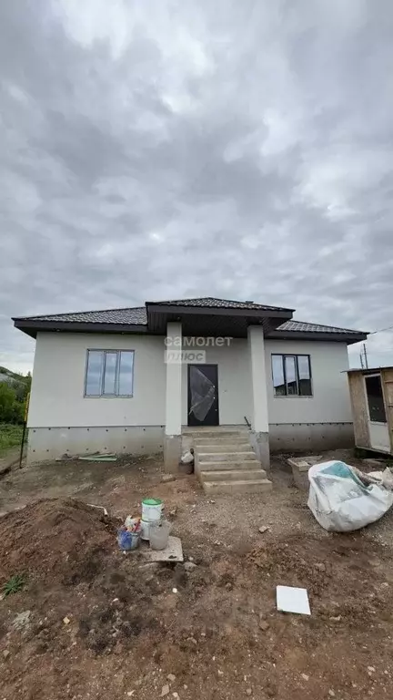 Дом в Башкортостан, Октябрьский ул. Буровиков, 36 (100 м) - Фото 0