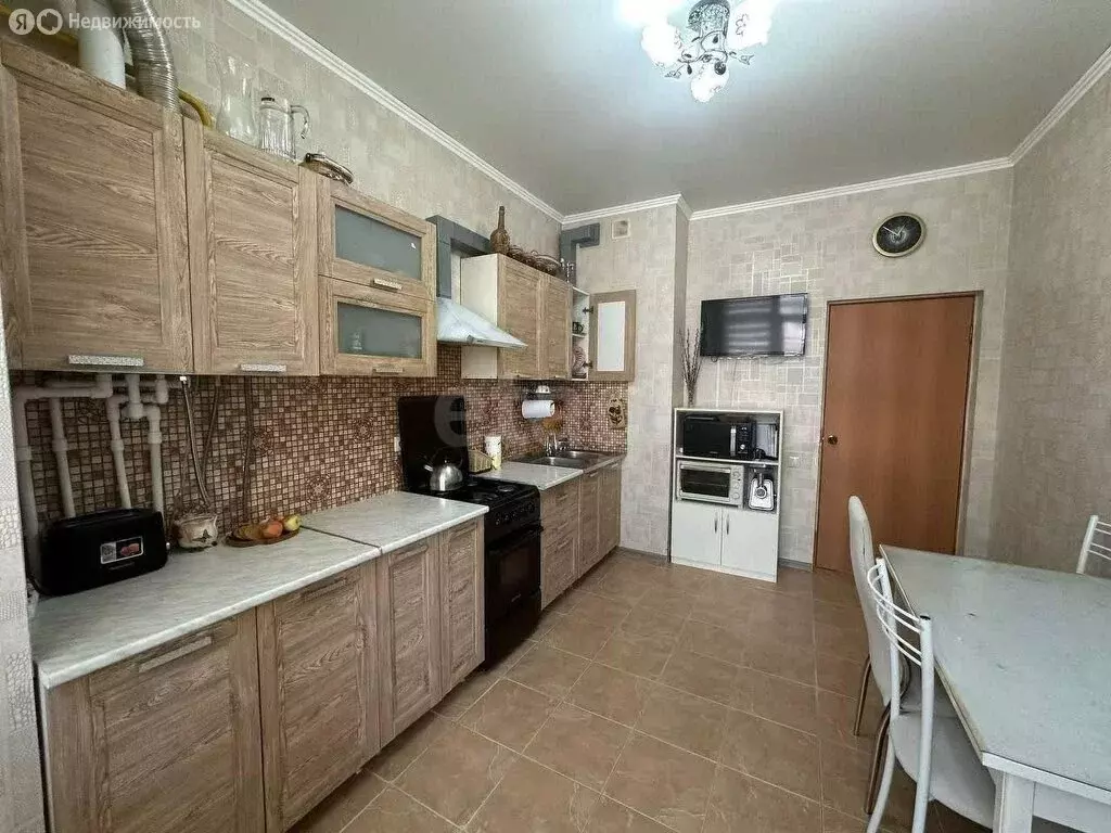2-комнатная квартира: село Кабардинка, улица Мира, 15Б (61.9 м) - Фото 0