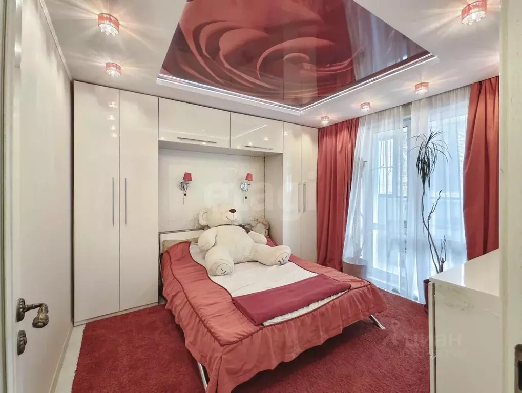 3-к кв. Тюменская область, Тюмень ул. Ю.-Р.Г. Эрвье, 24к2 (88.5 м) - Фото 0