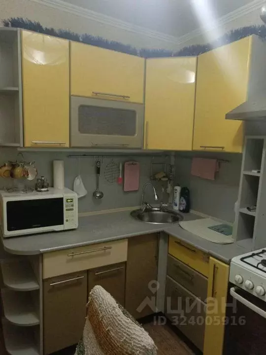 2-к кв. Омская область, Омск просп. Космический, 14 (45.0 м) - Фото 1