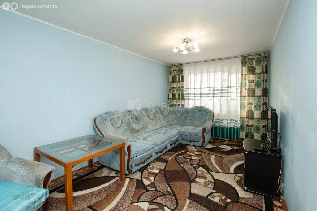 3-комнатная квартира: Новокузнецк, улица Грдины, 28 (61.8 м) - Фото 1