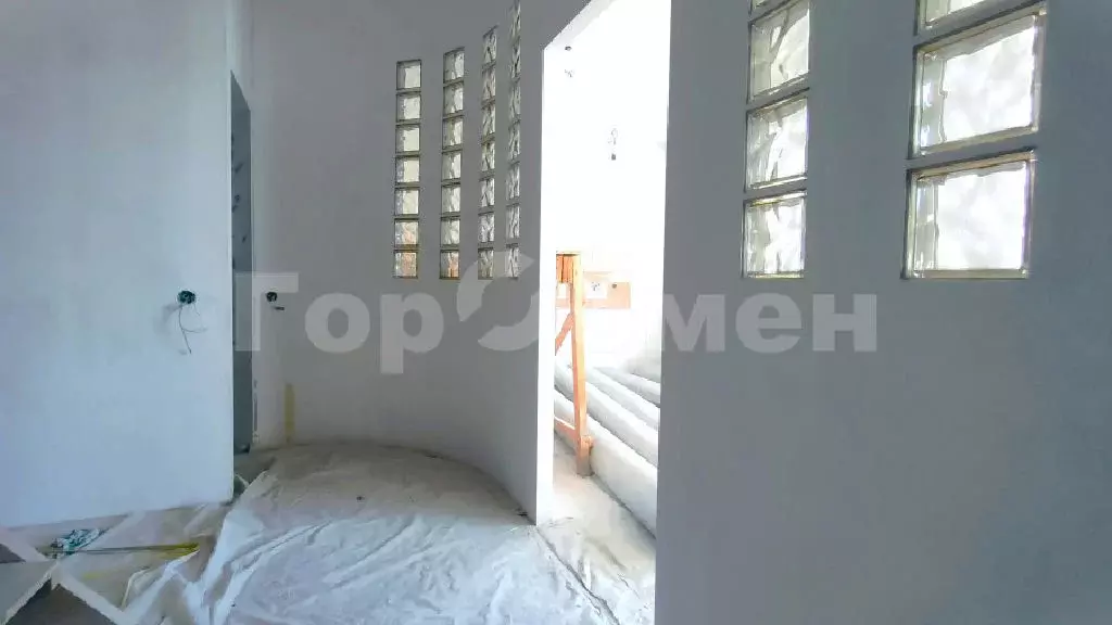 Продается 4-комнатная квартира - Фото 2