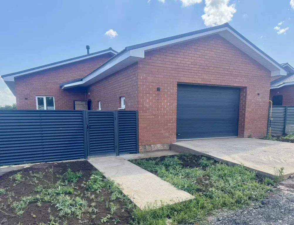 Дом в Оренбургская область, Оренбургский район, с. Подгородняя ... - Фото 1