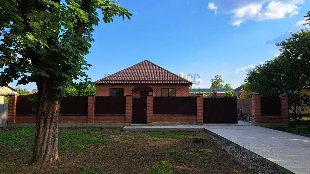 Дом в Краснодарский край, Абинск ул. Чапаева, 38 (100 м) - Фото 0