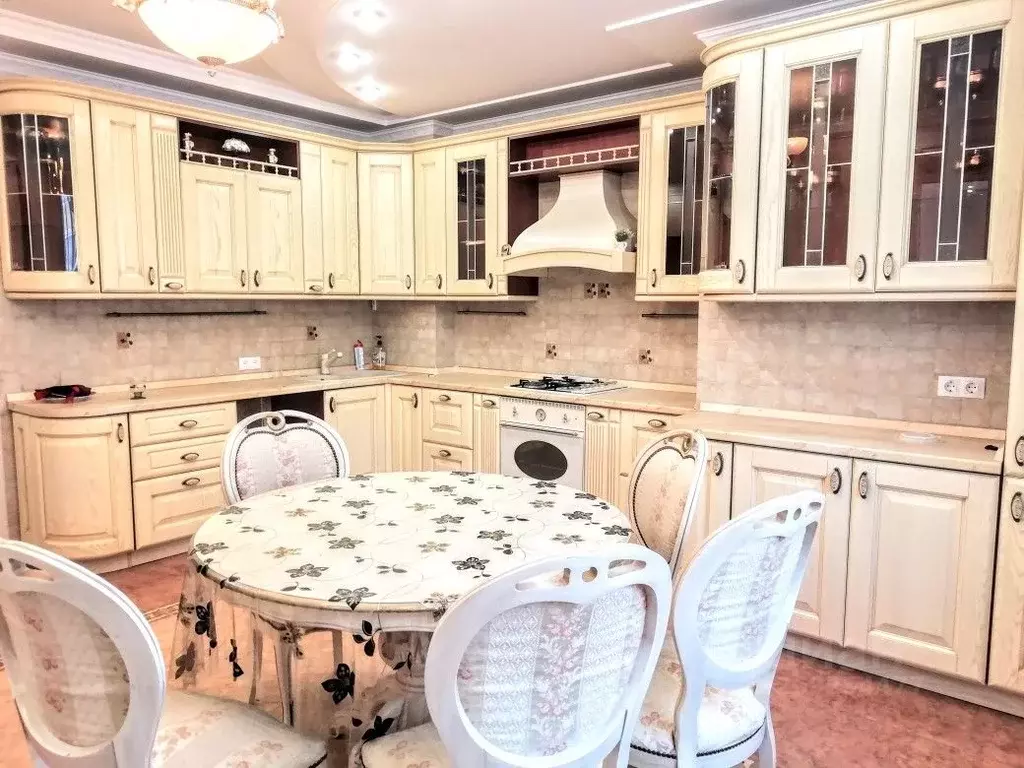 4-к кв. Калужская область, Калуга ул. Суворова, 160к1 (200.0 м) - Фото 0