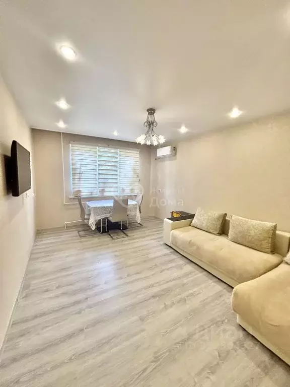 3-к кв. Волгоградская область, Волгоград Семь Ветров мкр, ул. ... - Фото 1