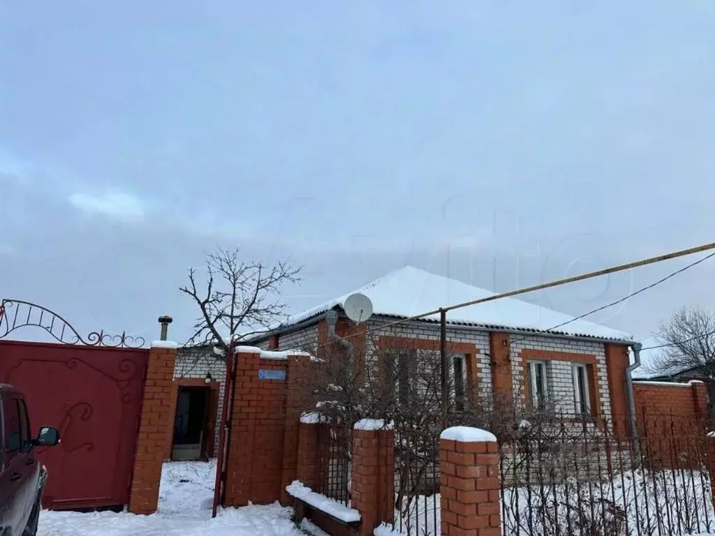 Дом в Белгородская область, Старооскольский городской округ, с. ... - Фото 1